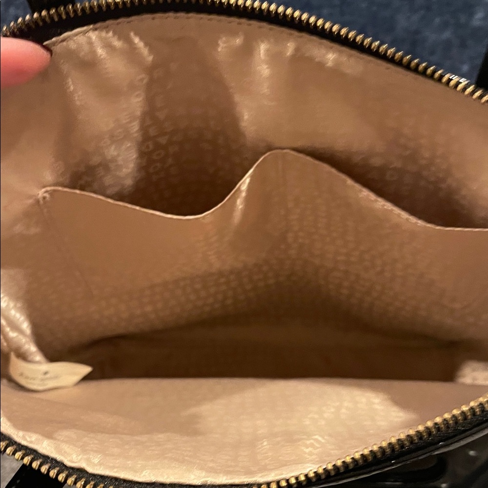 Kate Spade Black Patent Leather Tote with Bow Accent and circle pattern. NWOT - Picture 6 of 7